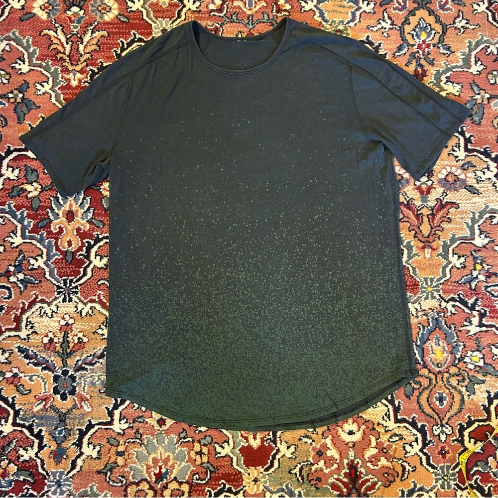 Lululemon Rival Tee Men’s XL Black Forest Green Splattered Vitasea t-shirt